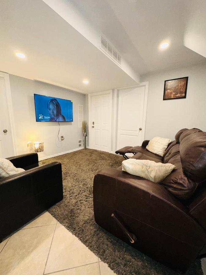 Deluxe Double Room- Hazel Stays Μισισάουγκα Εξωτερικό φωτογραφία